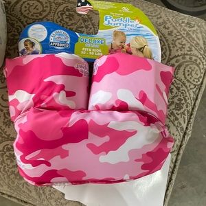 Puddle Jumper Deluxe Camo life jacket